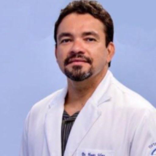 Dr. Hugo Silva